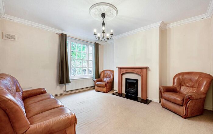 1 Bedroom Apartment To Rent In Clayton Street, London, Uk, SE11