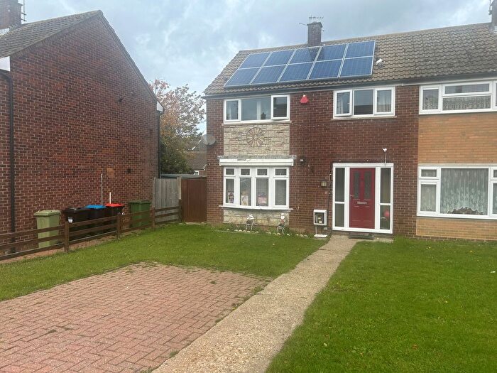 3 Bedroom Property To Rent In Whitby Close, Milton Keynes, MK3
