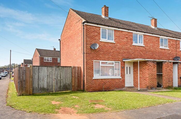 2 Bedroom End Of Terrace House To Rent In Fairhaven Road, Bicester, OX27