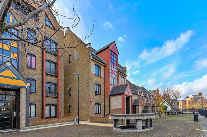 1 Bedroom Flat For Sale In Discovery Walk, Wapping, London, E1W