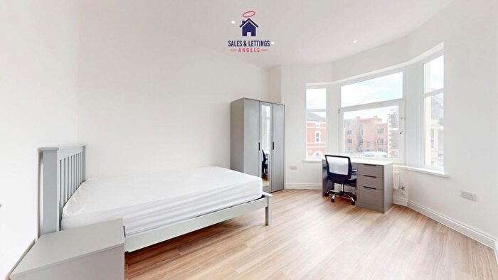 5 Bedroom House To Rent In Colum Road, Cardiff, CF10