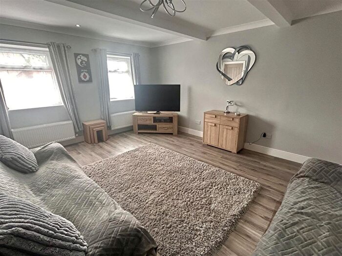 3 Bedroom Semi-Detached House For Sale In Drefach, Llanelli, SA14