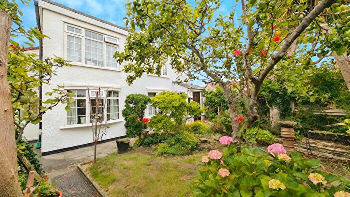 3 Bedroom Semi Detached House For Sale In Poplar Terrace, Kingswood, Bristol, BS15