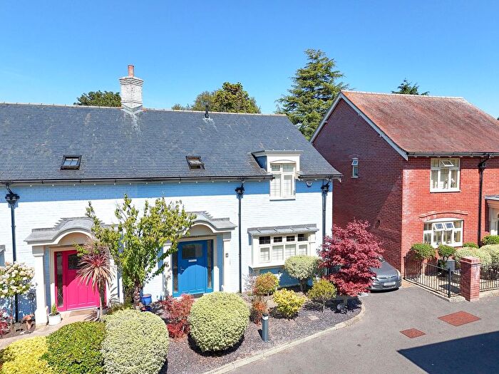 2 Bedroom Semi-Detached House For Sale In Homefield Close, Winkton, Christchurch, BH23