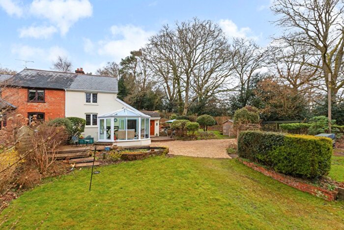 3 Bedroom Semi-Detached House For Sale In Hollywater Road, Hollywater, GU35