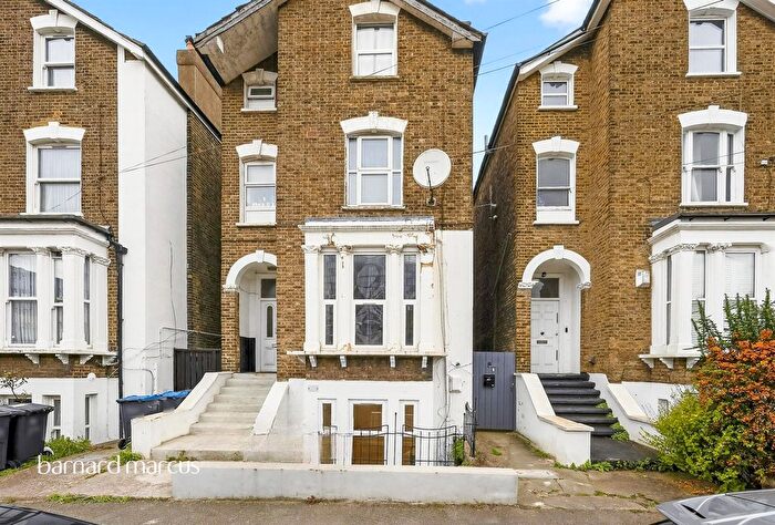 2 Bedroom Flat For Sale In Broad Green Avenue, Croydon, CR0