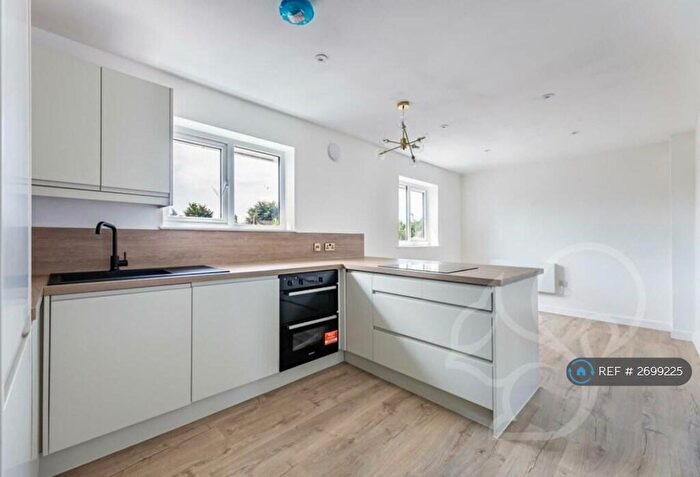 2 Bedroom Flat To Rent In Colchester Road, West Mersea, Colchester, CO5