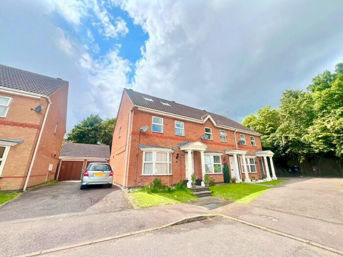 4 Bedroom Semi-Detached House To Rent In Woodgate Road, Wootton, Northampton, NN4