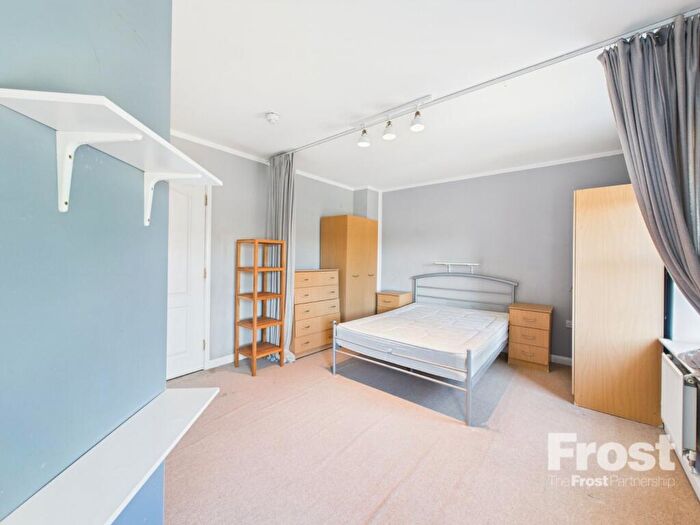 1 Bedroom Property To Rent In Dalton Green, Slough, Berkshire, SL3