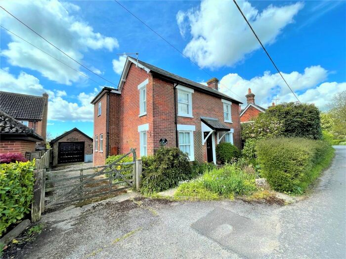 3 Bedroom Detached House For Sale In Sandleheath, Fordingbridge, Hampshire, SP6