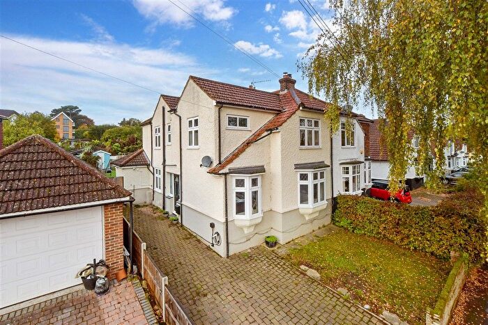 4 Bedroom Semi Detached House For Sale In Little Buckland Avenue, Maidstone, Kent, ME16
