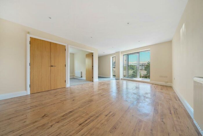 2 Bedroom Flat To Rent In Joseph House, Reginald Square, Deptford, London, SE8