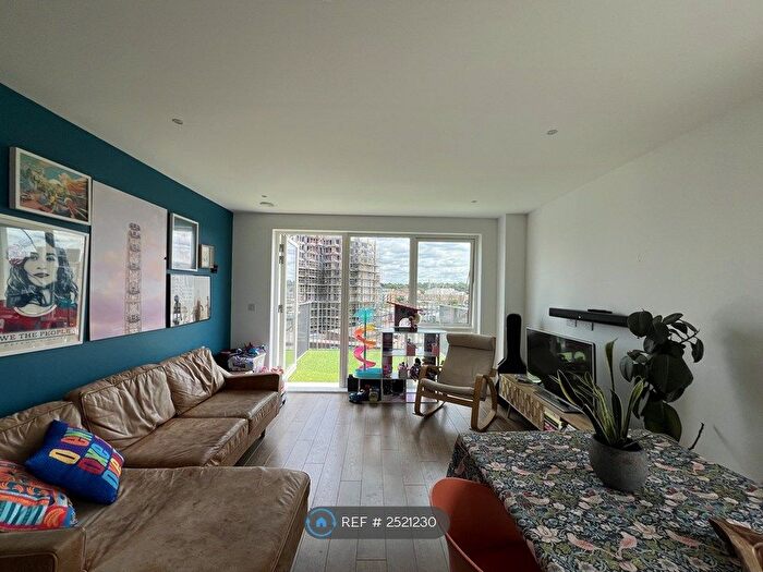 2 Bedroom Flat To Rent In Cofferdam Way, London, SE8