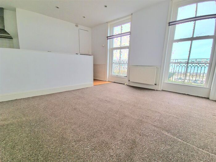 1 Bedroom Flat To Rent In Fort Crescent, Margate, CT9