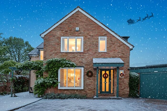 4 Bedroom Detached House For Sale In Picton Court, Highview Road, London, W13