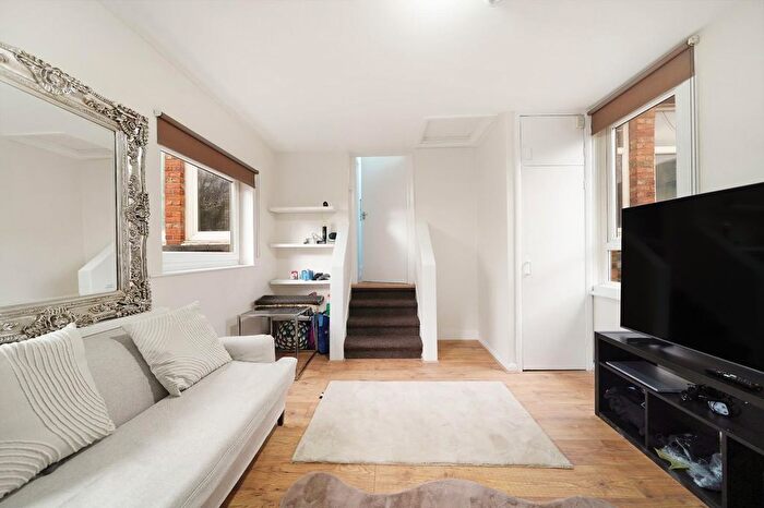 1 Bedroom Flat For Sale In Station Road, Hendon, NW4