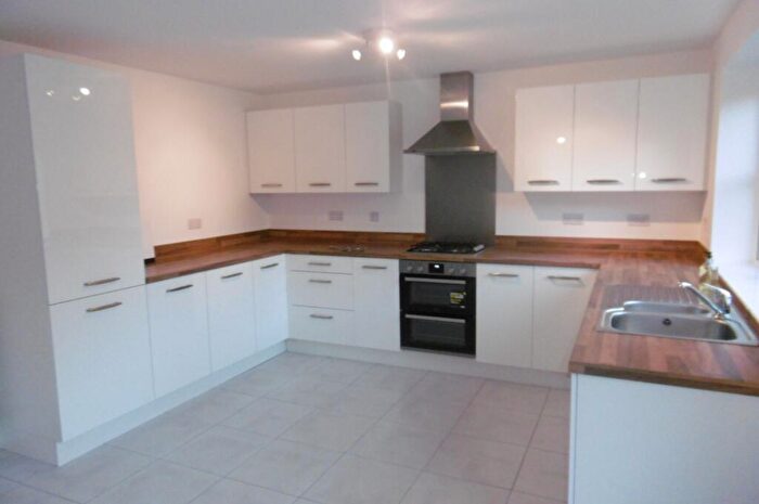 4 Bedroom Detached House To Rent In Summer Crescent, Beeston, NG9