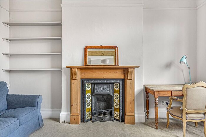 2 Bedroom Flat To Rent In Sternhold Avenue, Telford Park, London, SW2