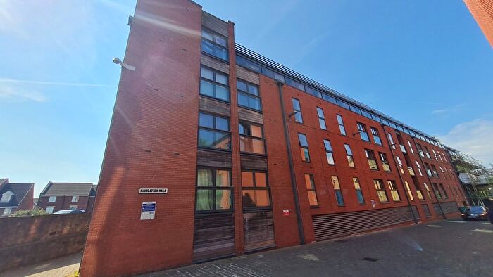 2 Bedroom Flat To Rent In Hebble Wharf, Navigation Walk, Wakefield, WF1
