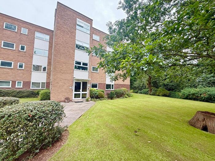 2 Bedroom Flat To Rent In Mallards Reach, Solihull, West Midlands, B92