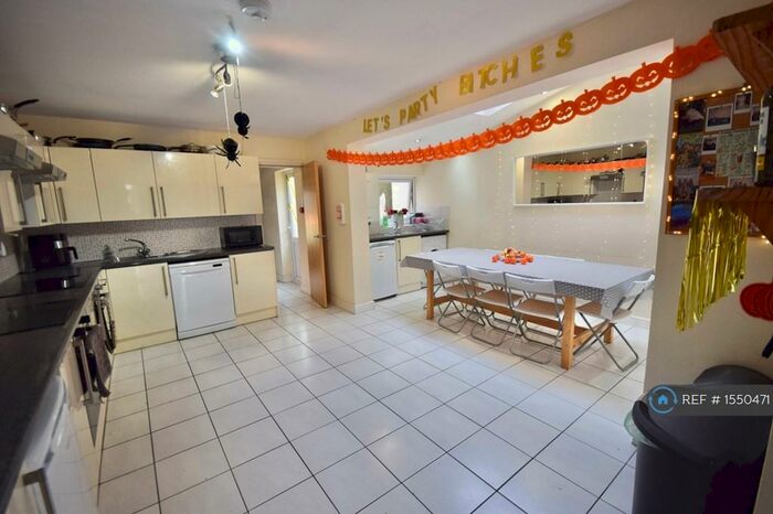 9 Bedroom Flat To Rent In Miskin Street, Cardiff, CF24