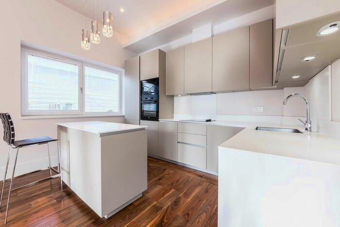 2 Bedroom Flat To Rent In West Gate, London, W5