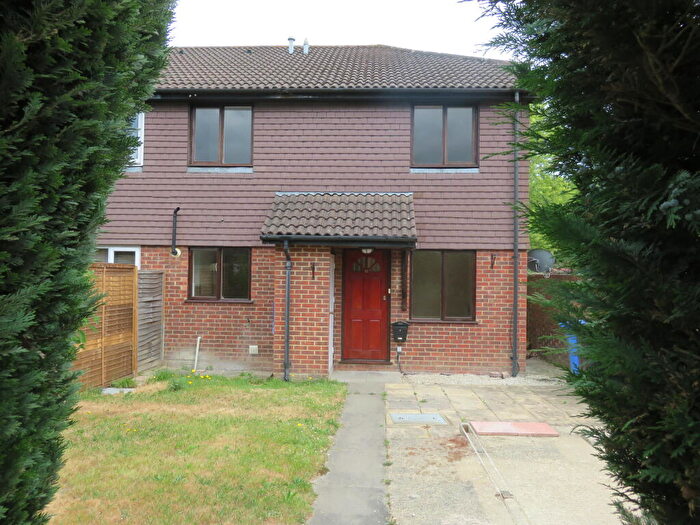 2 Bedroom End Of Terrace House For Sale In Fallowfield, Yateley, Hampshire, GU46