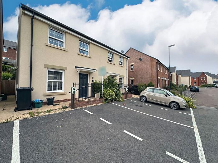3 Bedroom Semi-detached House For Sale In Brookfields, Lydney, GL15