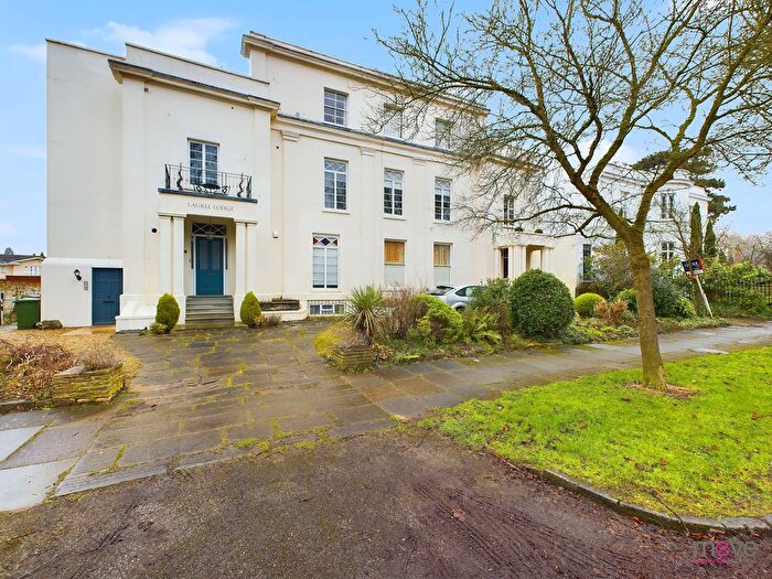 2 Bedroom Flat For Sale In Wellington Square, Cheltenham, GL50