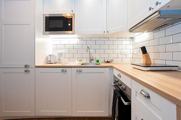 1 Bedroom Serviced Apartments To Rent In Eccles New Road, Manchester, Greater Manchester, M5