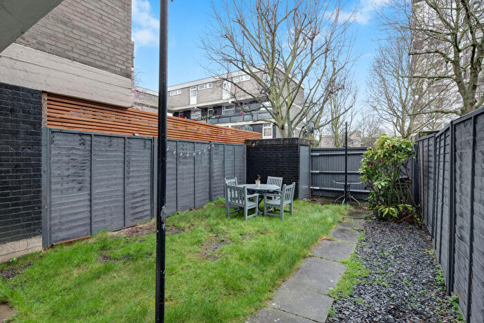 3 Bedroom Apartment To Rent In Exford Court, Bolingbroke Walk, Battersea, SW11
