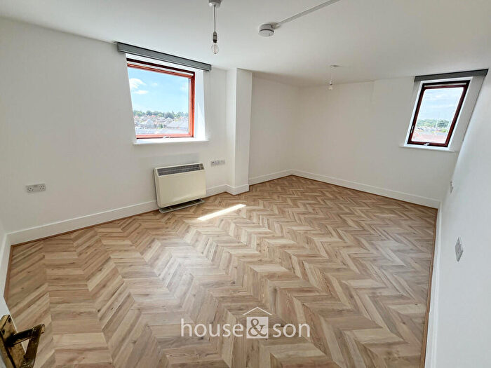 2 Bedroom Flat To Rent In Latimer Court, BH9