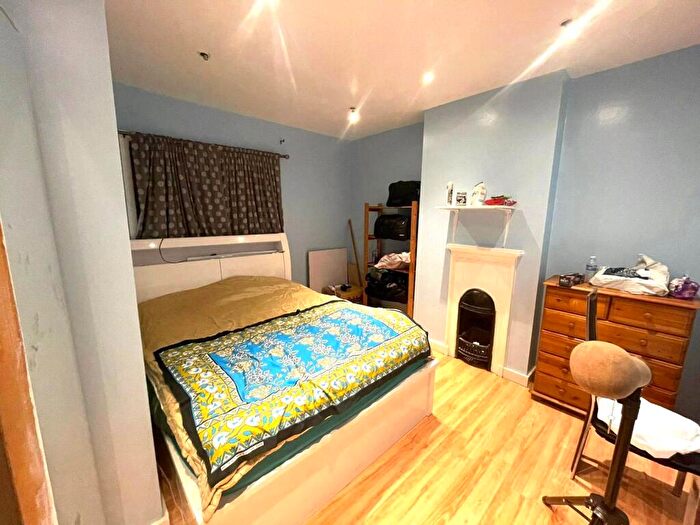 1 Bedroom Terraced House To Rent In Athelney Street, London, SE6