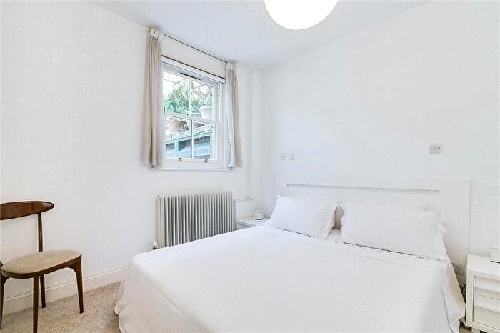 2 Bedroom Flat To Rent In Beauchamp Place, London, SW3