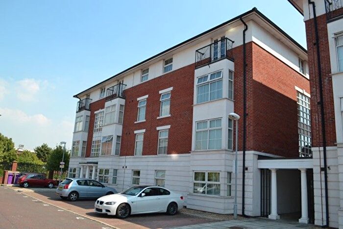 2 Bedroom Flat To Rent In Chancellor Court, Liverpool, L8
