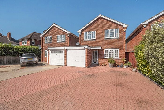 4 Bedroom Detached House For Sale In Grove Park Road, London, SE9