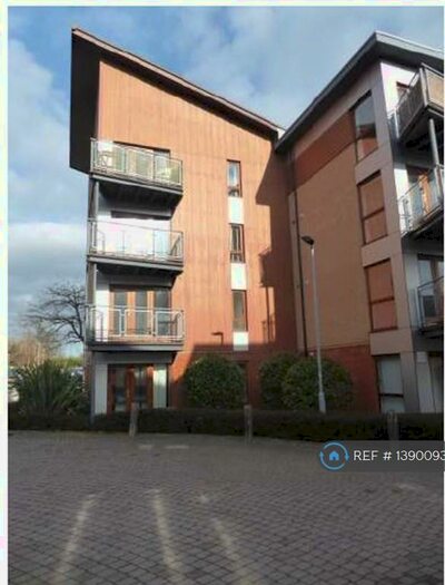 2 Bedroom Flat To Rent In Finlay Court, Crawley, RH10