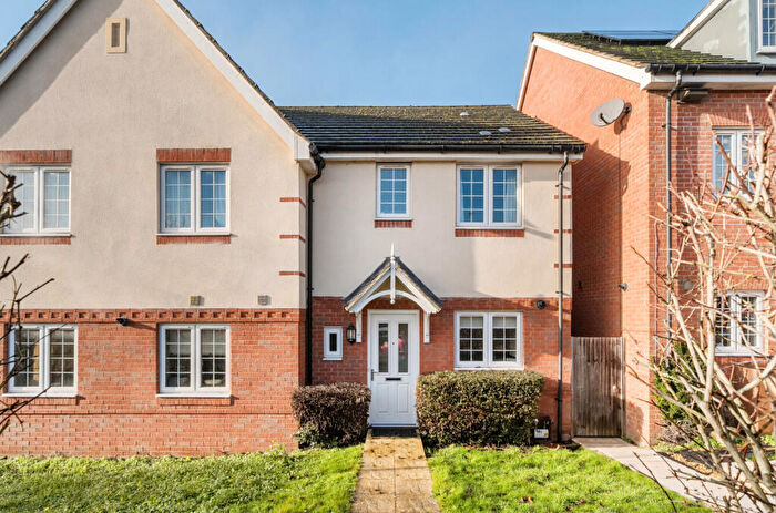 2 Bedroom Semi Detached House For Sale In Cintra View, Northumberland Avenue, Reading, RG2