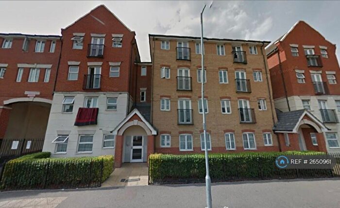 2 Bedroom Flat To Rent In Sixpenny Court, Barking, IG11