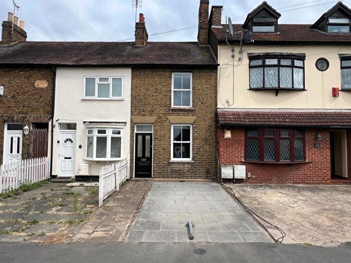2 Bedroom House For Sale In Albert Road, Romford, RM1