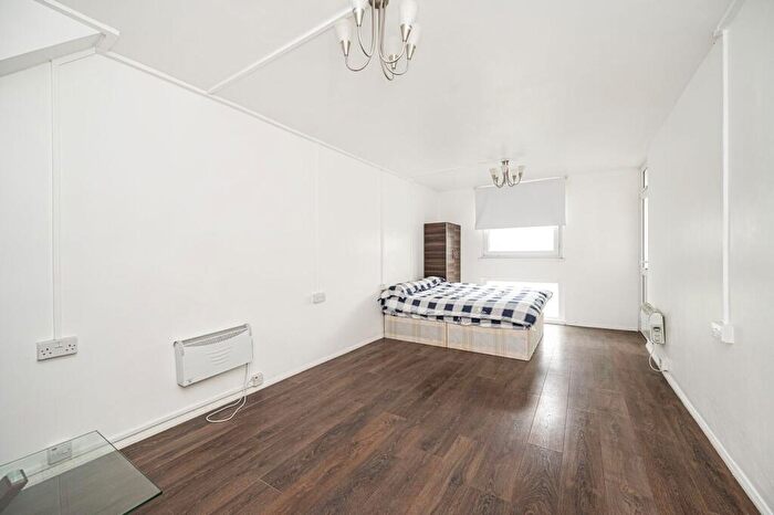 Studio For Sale In Pitsea Street, Limehouse, London, E1