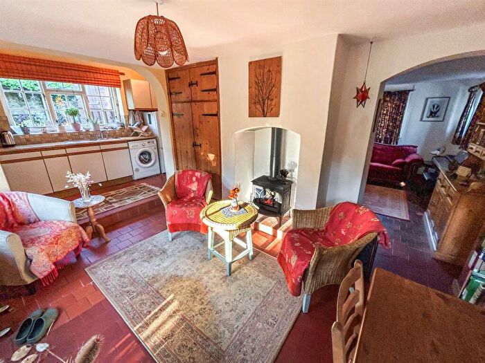 2 Bedroom Cottage For Sale In Lower Chirk Bank, Wrexham, LL14