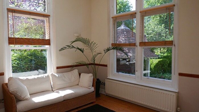 1 Bedroom Flat To Rent In Chesham Street, Belgravia, SW1X