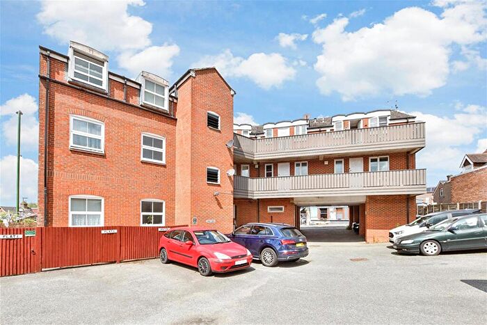 1 Bedroom Flat For Sale In Sussex Road, Haywards Heath, West Sussex, RH16