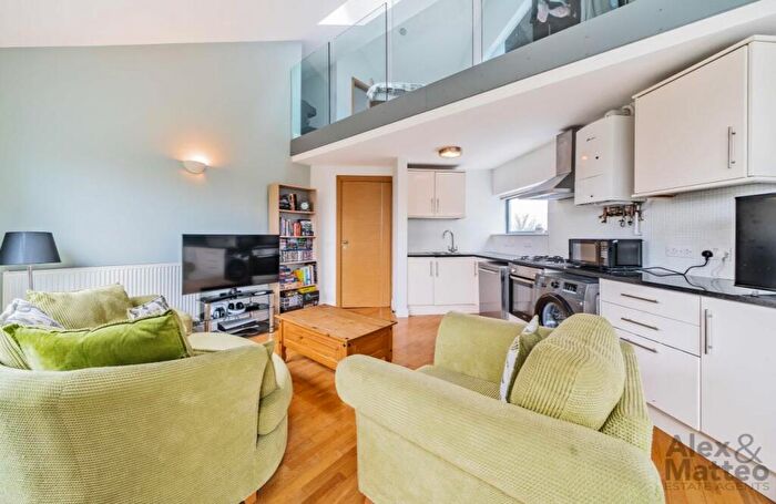 2 Bedroom Flat For Sale In Trundleys Road, Deptford, SE8