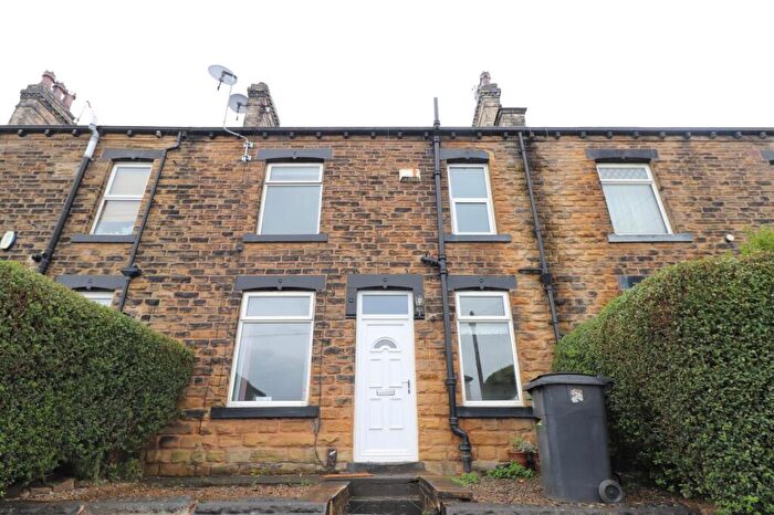 2 Bedroom House To Rent In Thorpe Road, Pudsey, West Yorkshire, LS28