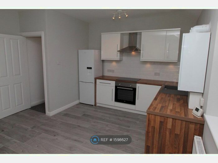 1 Bedroom Flat To Rent In Cross Street, Sale, M33