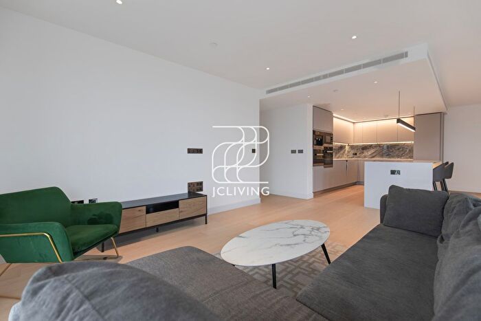 3 Bedroom Flat To Rent In Fountain Park Way, London, W12