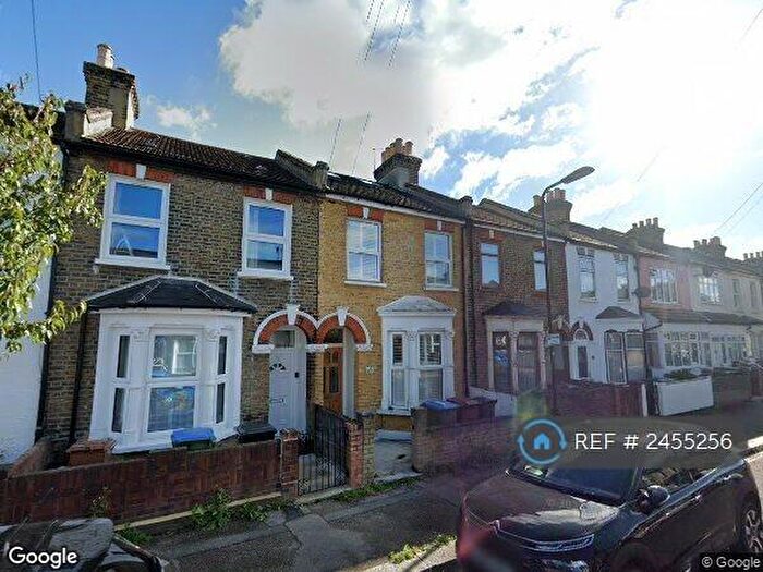 5 Bedroom Terraced House To Rent In Kingsdown Road, London, E11