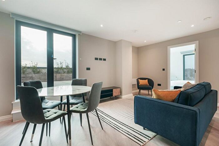 2 Bedroom Apartment To Rent In Springwell Gardens, Whitehall Road, Leeds, LS12